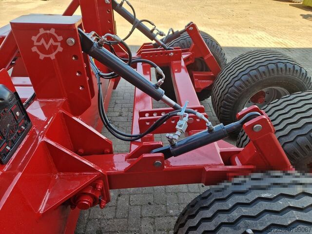 Bottom flattener Bizon AGM