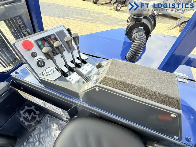 Stivuitor cu patru direcții Combilift CB3000 GAS TRIPLEX 5500 POSITIONER