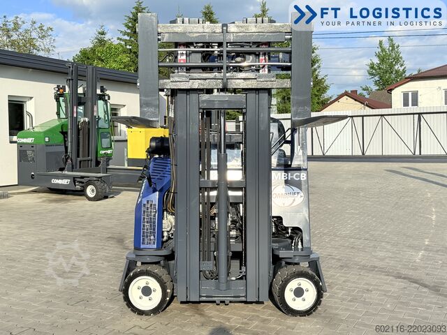Stivuitor cu patru direcții Combilift CB3000 GAS TRIPLEX 5500 POSITIONER