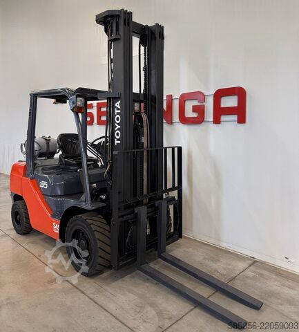 Gabelstapler Toyota 11252 - 8FGF30