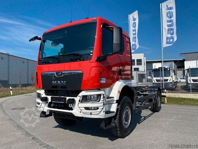 Sasi truk MAN TGM 18.250 4x4 BB/Fahrgestell/3-Sitze/Neu