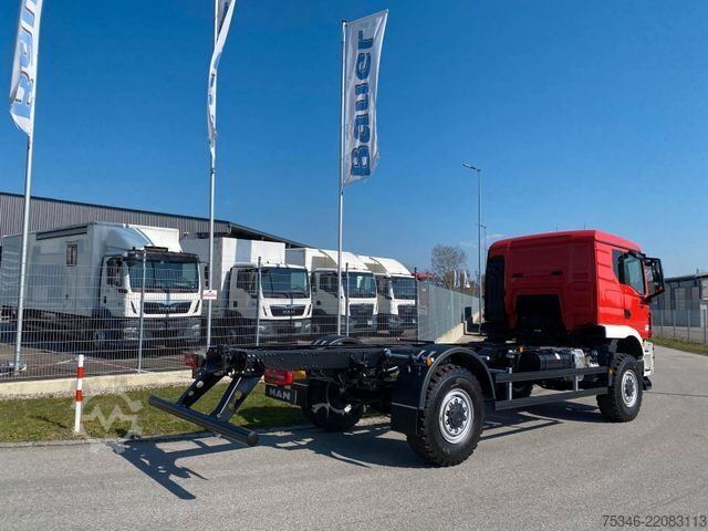 Sasi truk MAN TGM 18.250 4x4 BB/Fahrgestell/3-Sitze/Neu