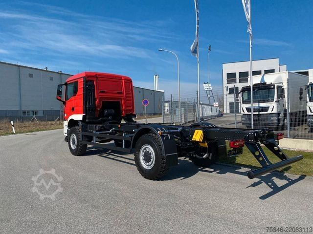 Sasi truk MAN TGM 18.250 4x4 BB/Fahrgestell/3-Sitze/Neu