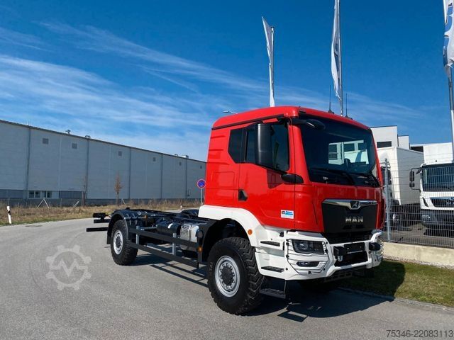 Sasi truk MAN TGM 18.250 4x4 BB/Fahrgestell/3-Sitze/Neu