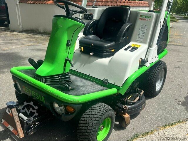 Kombijevsko vozilo  Etesia H124D Profi Aufsitzmäher