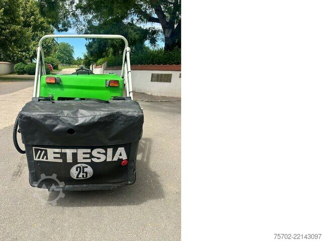 Kombijevsko vozilo  Etesia H124D Profi Aufsitzmäher