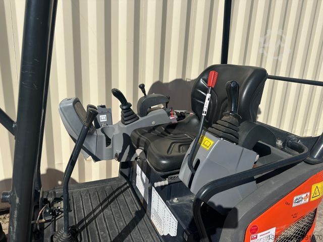 Minigrävare KUBOTA KX015-4 / 1.077 H / 4 x Löffel