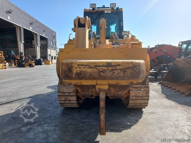 整平机 Komatsu D155-6R (4 pieces available in Abu Dhabi)