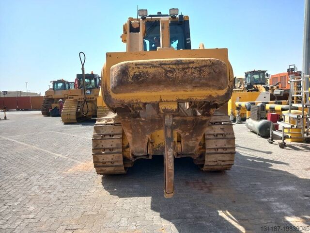 整平机 Komatsu D155-6R (4 pieces available in Abu Dhabi)