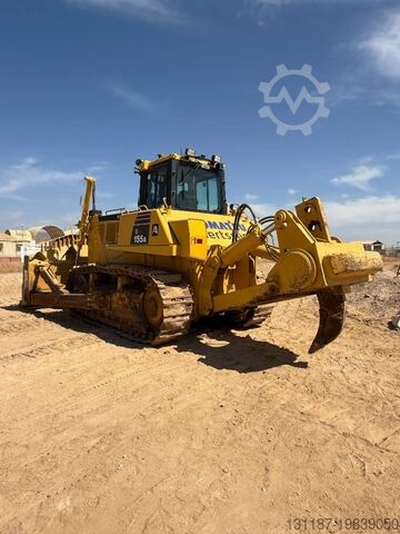 整平机 Komatsu D155A-6R (4 pieces available in Abu Dhabi)