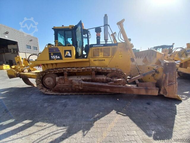 整平机 Komatsu D155A-6R (4 pieces available in Abu Dhabi)