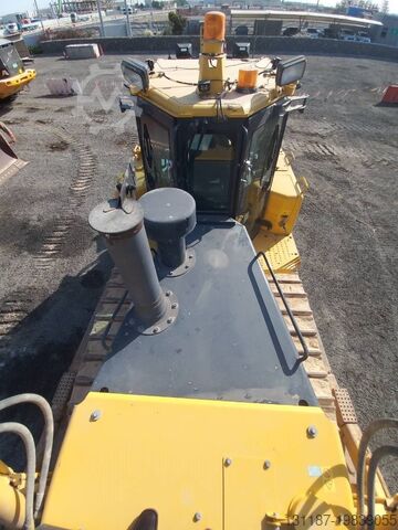 整平机 Komatsu D155A-6R (4 pieces available in Abu Dhabi)