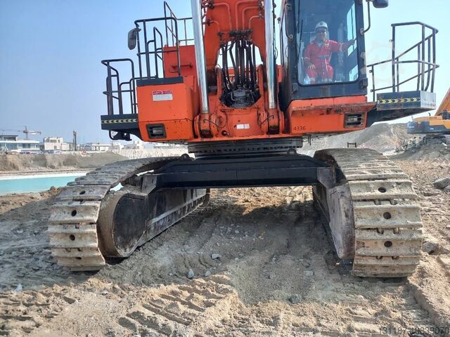 حفارة تلسكوبية Hitachi EX1200-6 Longreach 28m (Abu Dhabi)