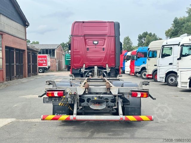 Vaihtolavakuorma-auto MERCEDES-BENZ Actros 2548 Giga Retarder NAVI ACC AHK