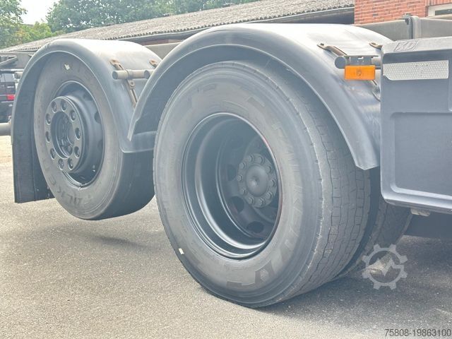 Vaihtolavakuorma-auto MERCEDES-BENZ Actros 2548 Giga Retarder NAVI ACC AHK