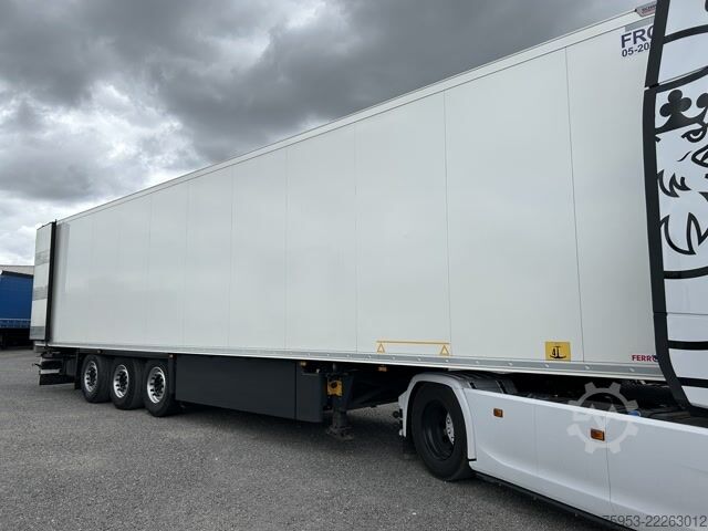 Naczepa chłodnia Schmitz Cargobull SKO 24 Rohrbahn Carrier Vector HE 19 Silent