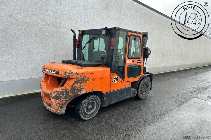 Empilhadeira diesel Doosan D50C-7