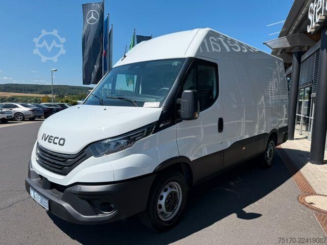 Camioneta familiar de techo alto Iveco Daily 35S18HA8 V Kastenwagen *R 3.520*AHK*