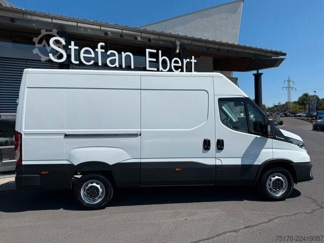 Camioneta familiar de techo alto Iveco Daily 35S18HA8 V Kastenwagen *R 3.520*AHK*