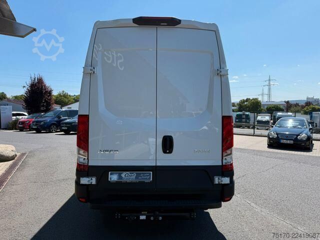 Camioneta familiar de techo alto Iveco Daily 35S18HA8 V Kastenwagen *R 3.520*AHK*