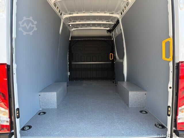 Camioneta familiar de techo alto Iveco Daily 35S18HA8 V Kastenwagen *R 3.520*AHK*