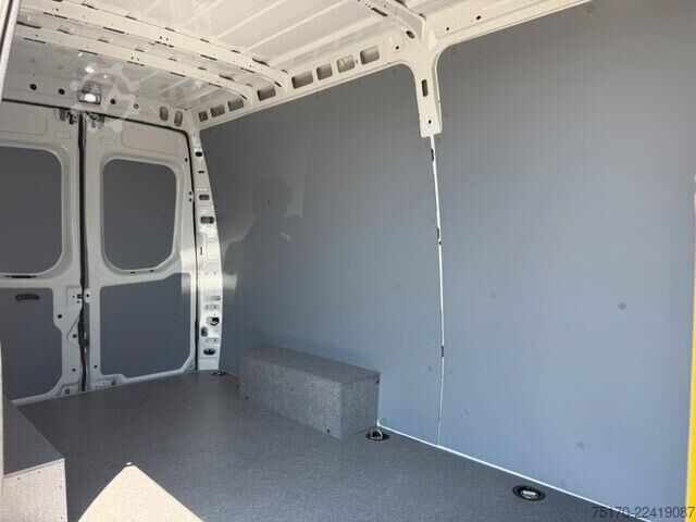 Camioneta familiar de techo alto Iveco Daily 35S18HA8 V Kastenwagen *R 3.520*AHK*