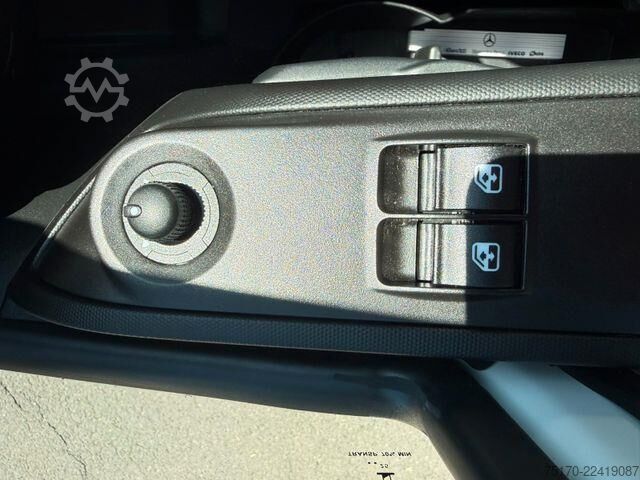 Camioneta familiar de techo alto Iveco Daily 35S18HA8 V Kastenwagen *R 3.520*AHK*
