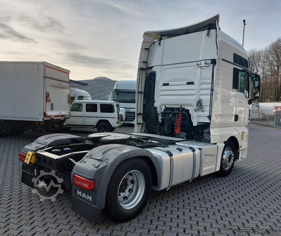 Standard tractor unit MAN TGX 18.500 XXL-MOTORSCHADEN-INTARDER-2 Tanks