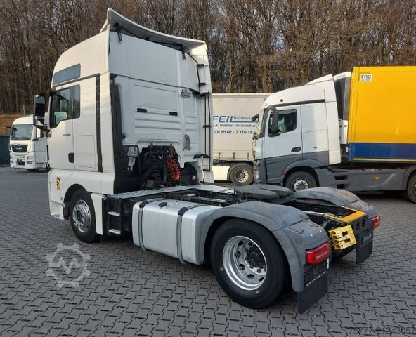 Standard tractor unit MAN TGX 18.500 XXL-MOTORSCHADEN-INTARDER-2 Tanks