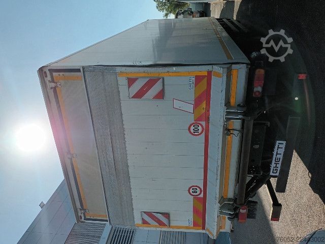 Sandučar kamion IVECO ML 120E25/P
