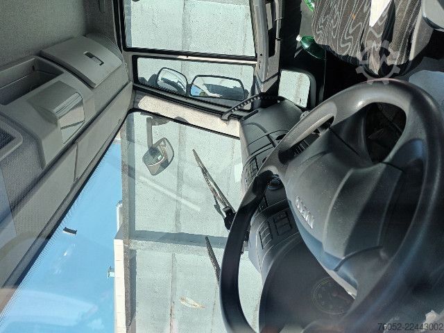 Sandučar kamion IVECO ML 120E25/P