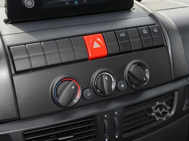 Van penunda Iveco EuroCargo ML80E22K Kipper