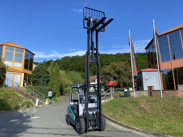 Elektrische vorkheftruck met 4 wielen Baoli KBE 35 BM Lithium