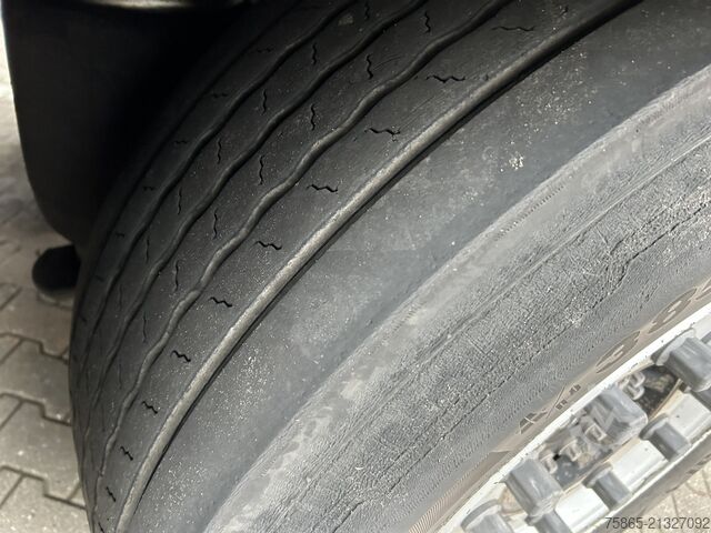 Kohver Schmitz Cargobull SCB S3B / Box / 2x Lift axle / Disk Brakes / AP...