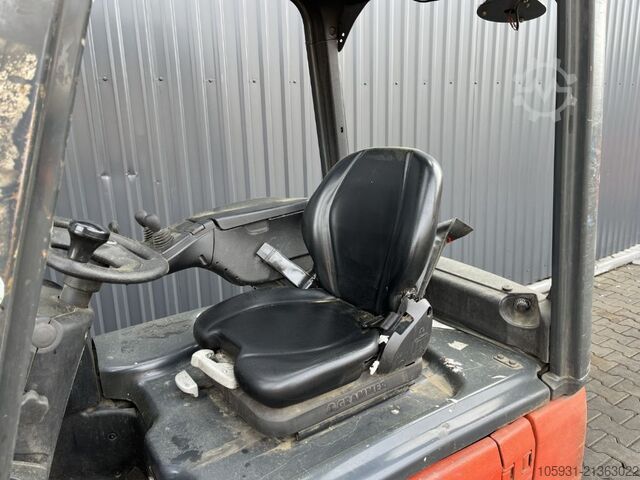 Elektryczny wózek widłowy 3 kołowy Linde E16-02