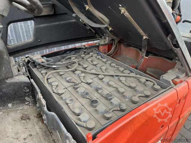 Elektryczny wózek widłowy 3 kołowy Linde E16-02