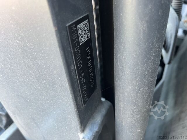 Elektryczny wózek widłowy 3 kołowy Linde E14-01