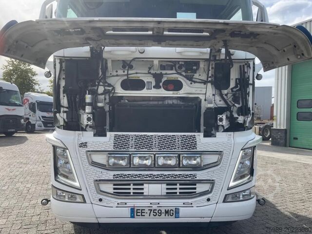Standard-SZM Volvo FH 500 Real leather, FRIGO, ACC, ! ROYAL TRUCK!...