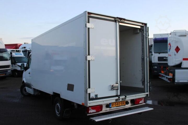 Vỏ tủ lạnh Mercedes-Benz Sprinter 316 + THERMO KING