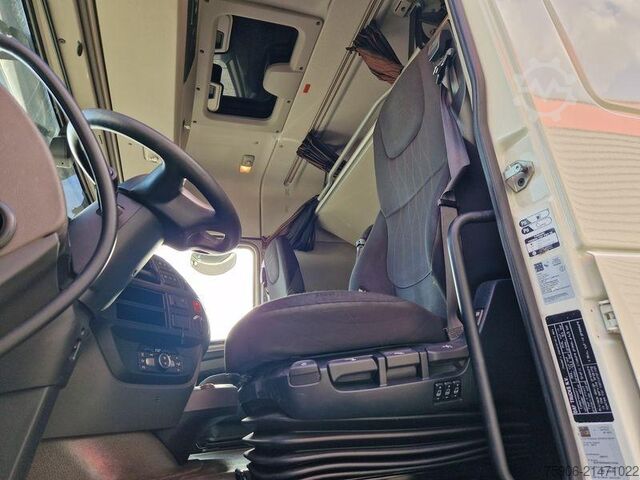 стандартен влекач DAF XF