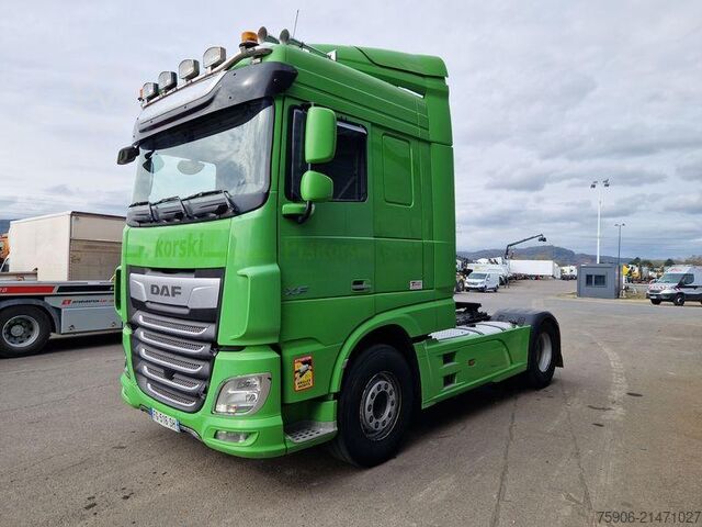 стандартен влекач DAF XF