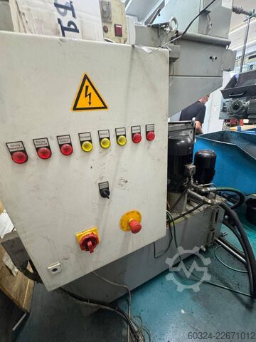 Pionowe centrum tokarsko-frezarskie CNC EMAG EMAG VTC 250