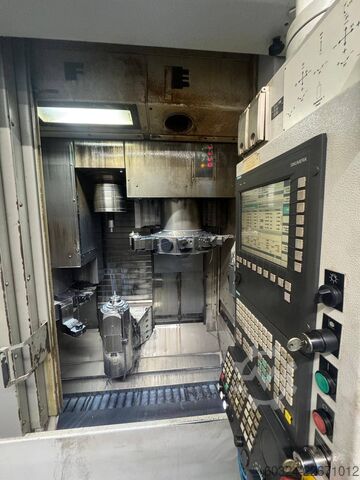 Pionowe centrum tokarsko-frezarskie CNC EMAG EMAG VTC 250