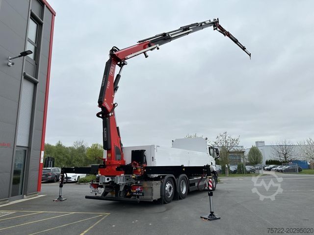 Φορτηγό με επίπεδη καρότσα MAN TGS 26.520 6x2-4 Pritsche Fassi F255RA2.24 + JIB