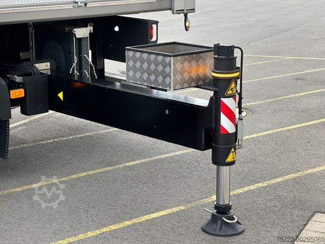 トラック搭載型クレーン VOLVO FH 500 8x4 Pritsche mit Fassi F905R.2.7 + JIB