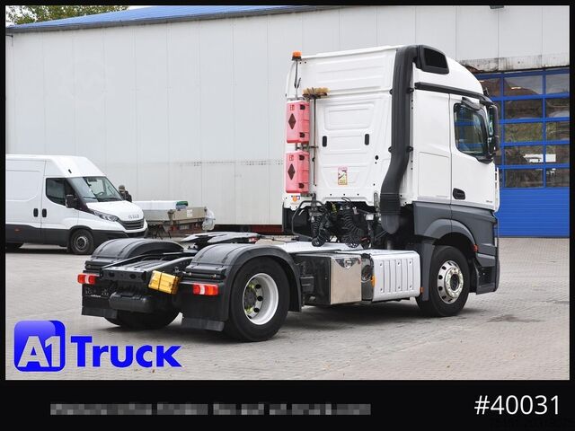 Грузовик для опасных материалов MERCEDES-BENZ 1843 StreamSpace GGVS ADR FL AT