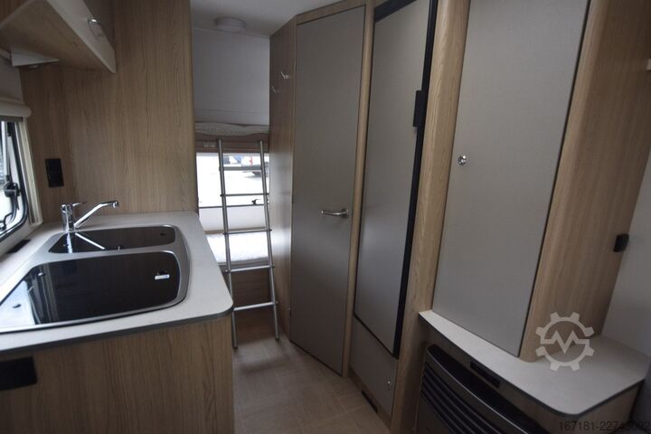 Przyczepa kempingowa LMC Sassino 390 K