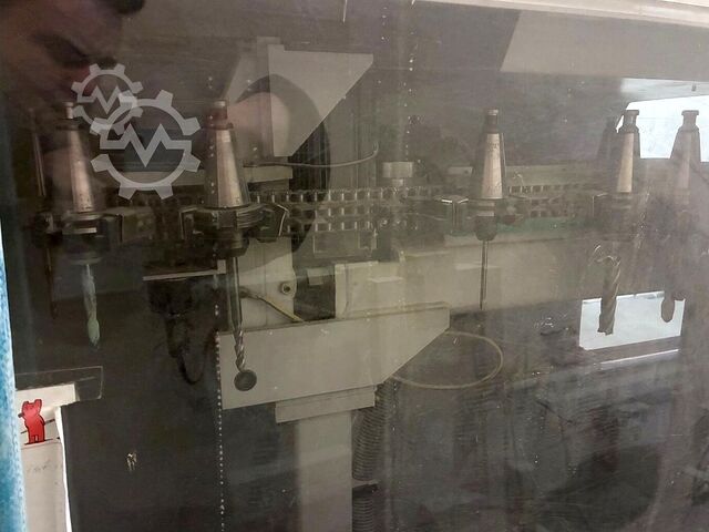 Pusat permesinan vertikal Wiest PZ 1200