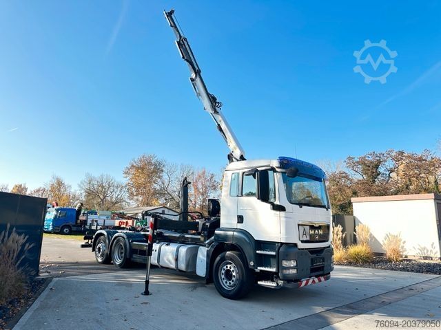 Autocamion cu cârlig pentru containere MAN TGS 26.400 6x2 Abrollkipper KRAN FUNK lift/lenk