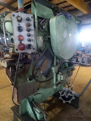 Děrovací stroj Stankoimport 2225